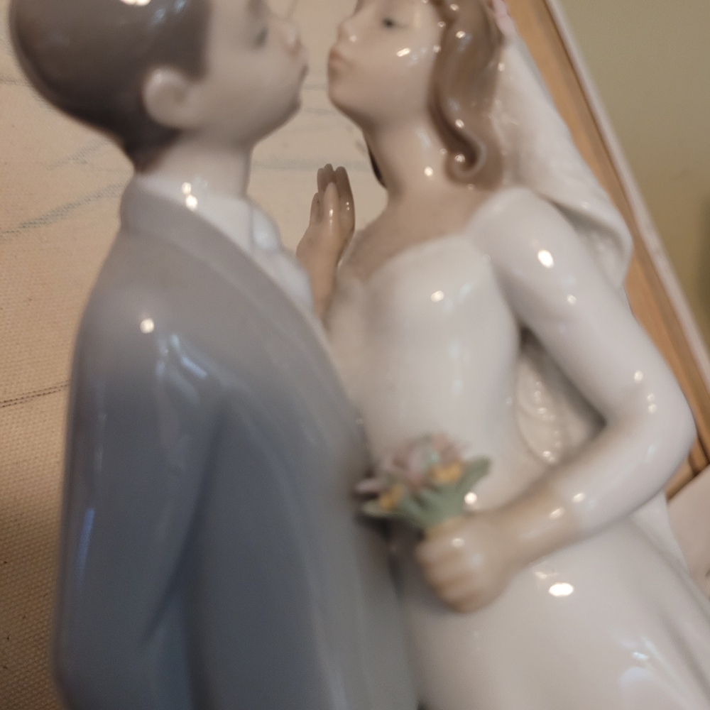 Lladro Bride and Groom Figurine